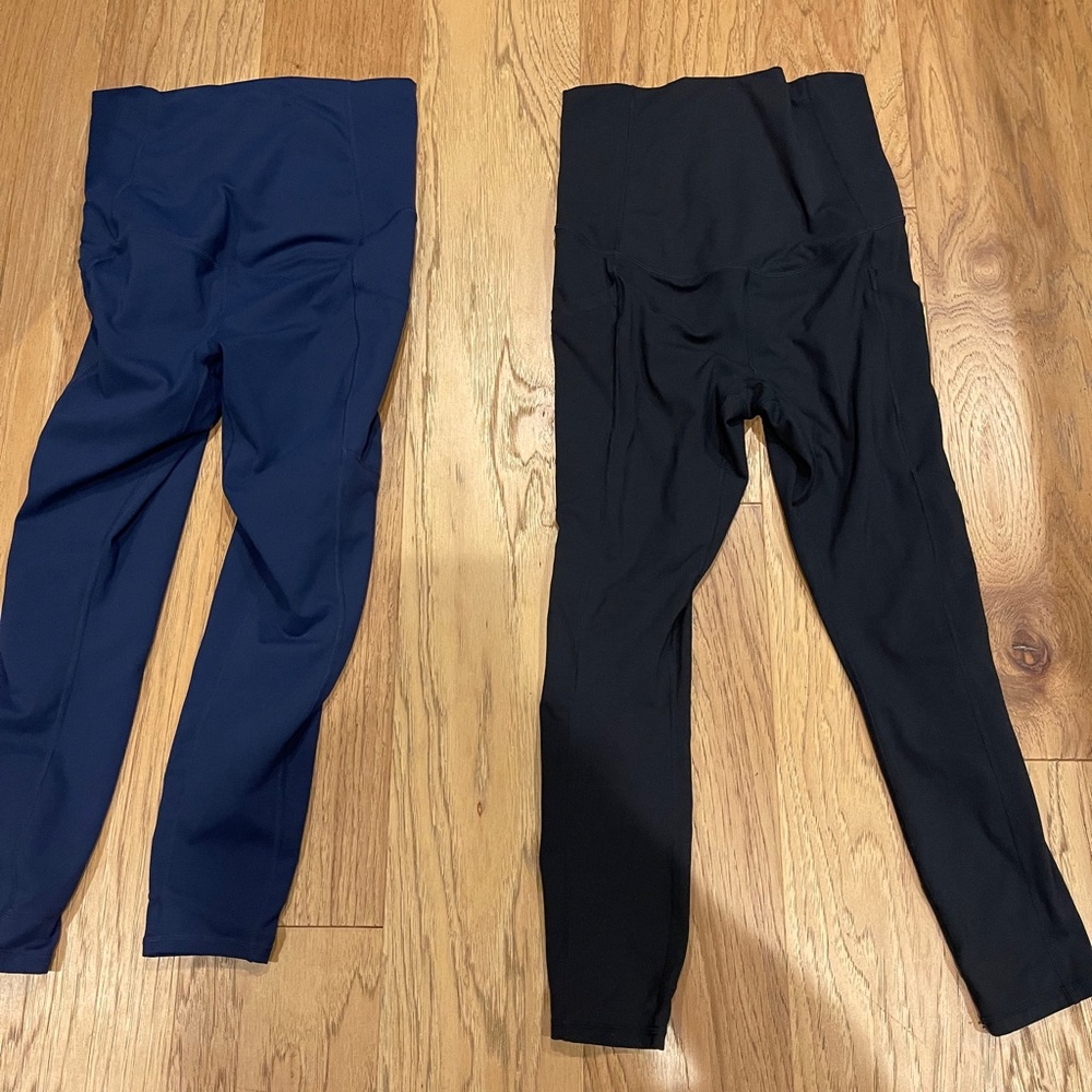 Maternity fabletics leggings